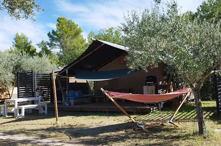 Safaritent met badkamer