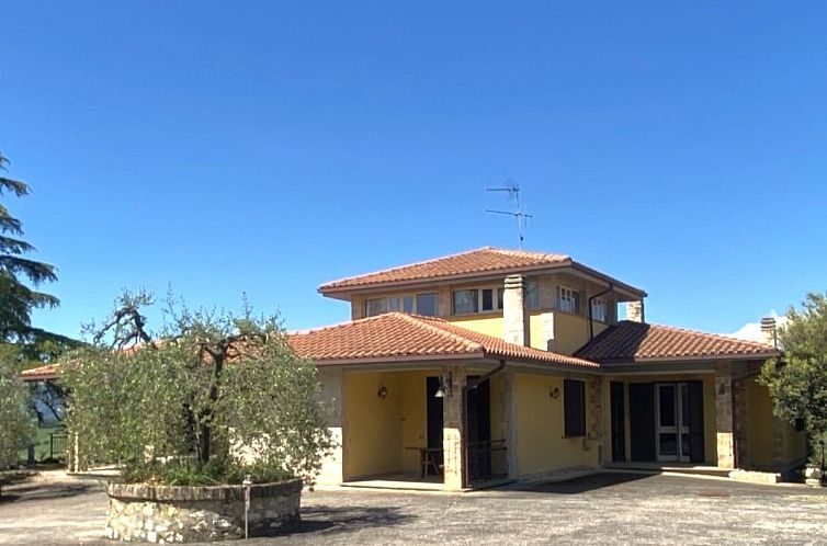 Vrijstaande woning in Terni