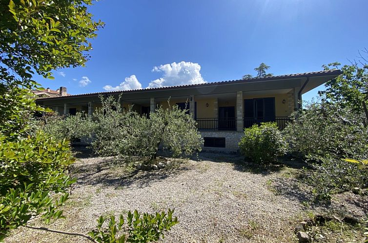 Vrijstaande woning in Terni