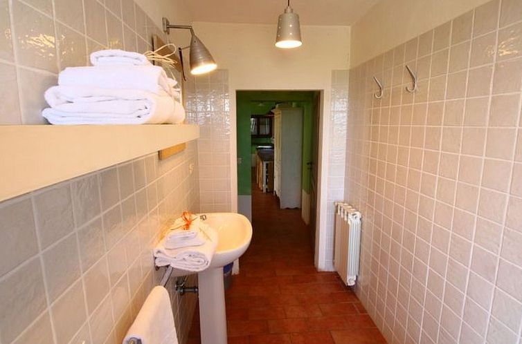 Appartement für vier Personen mit privatem möblierten Auß