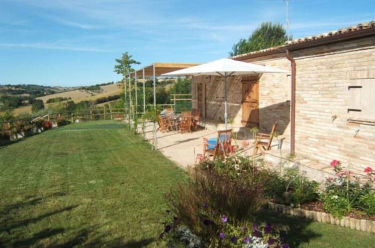 Vakantiehuis Haus in Ostra mit privatem Pool