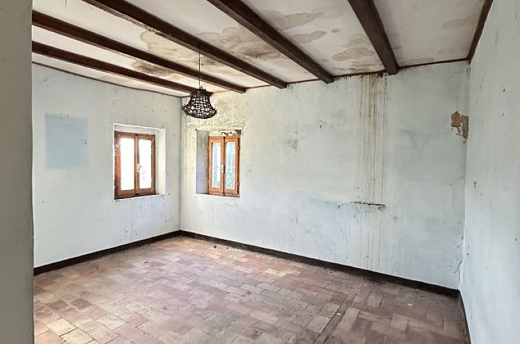 Vrijstaande woning in Ostra