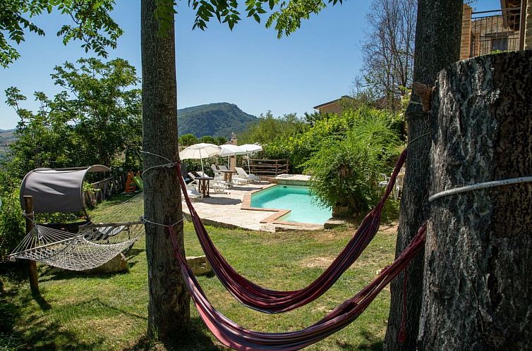 Vakantiehuis Villa mit privatem Pool in der Nähe des Dorfes