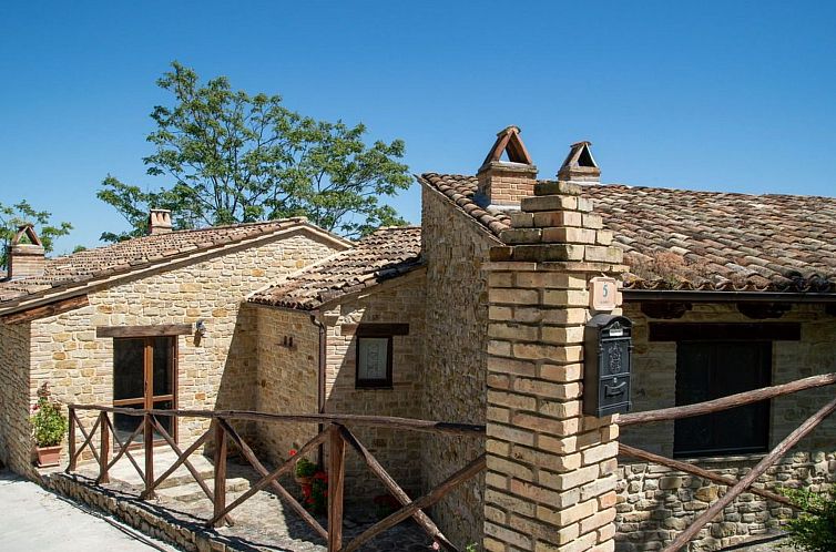 Vakantiehuis Villa mit privatem Pool in der Nähe des Dorfes