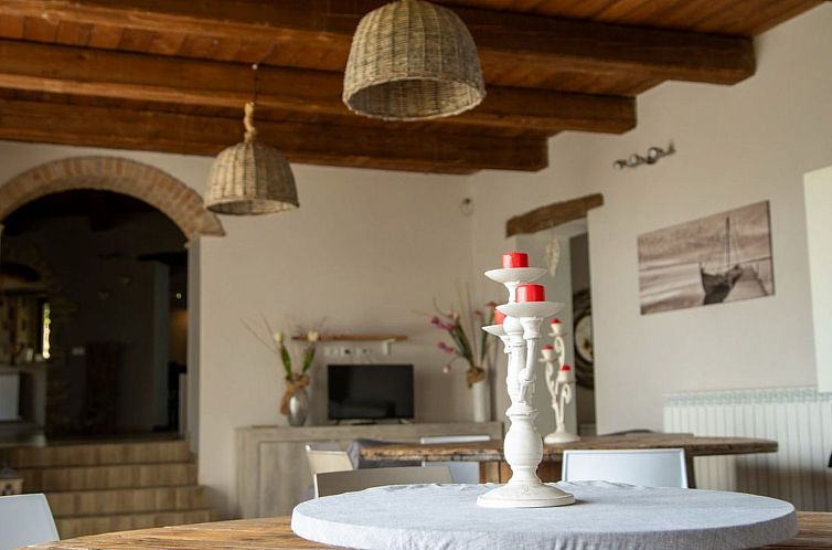 Vakantiehuis Villa mit privatem Pool in der Nähe des Dorfes