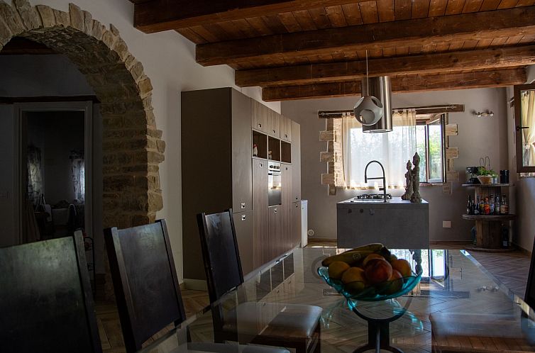 Vakantiehuis Villa mit privatem Pool in der Nähe des Dorfes