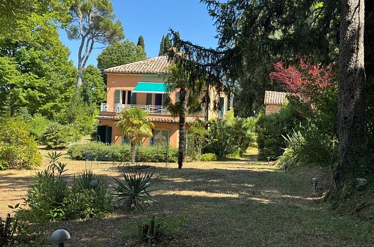 Vrijstaande woning in Arcevia