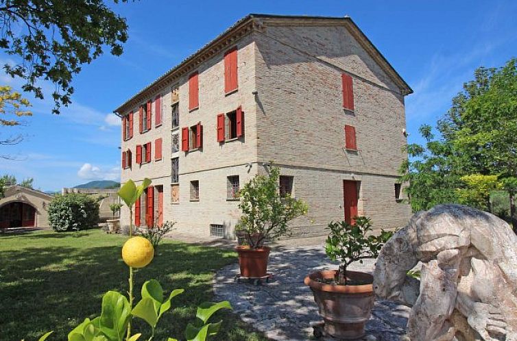 Vrijstaande woning in Arcevia