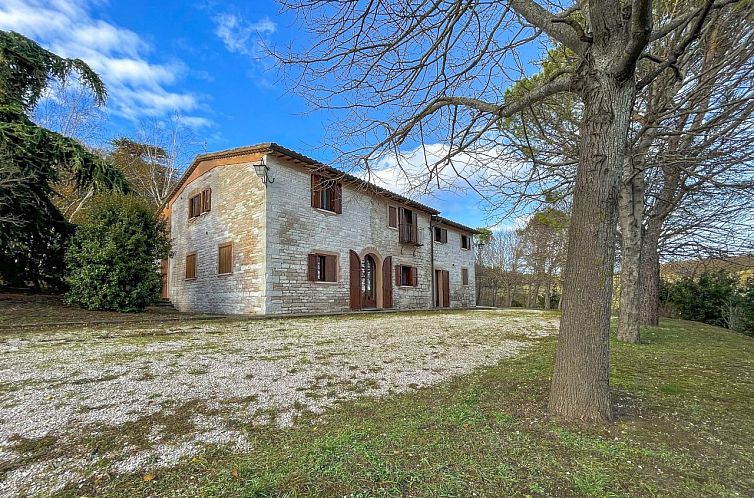 Vrijstaande woning in Cagli