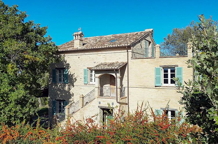 Vrijstaande woning in Fermo