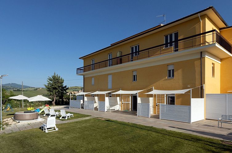 Appartement Residenz Borgo Offida mit großem Garten