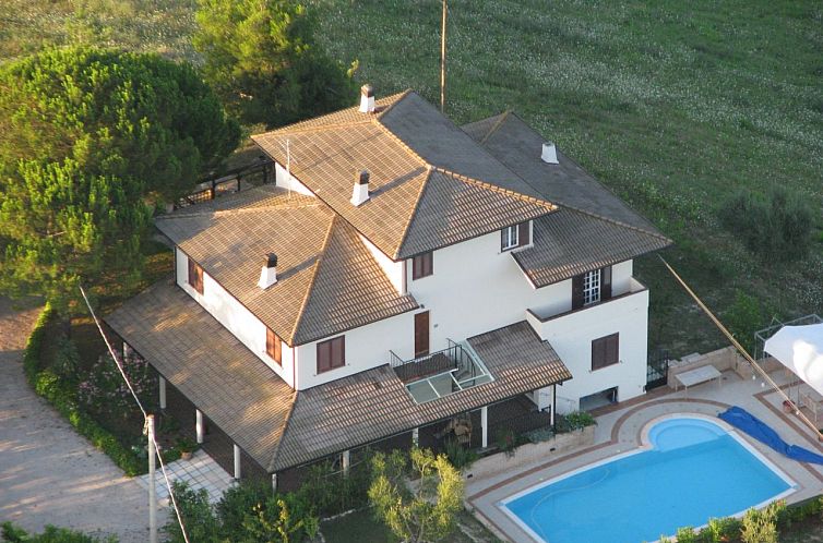 Guest house 09640503 - Holiday property Umbria / Marché - Vrijstaande woning in Belmonte Piceno