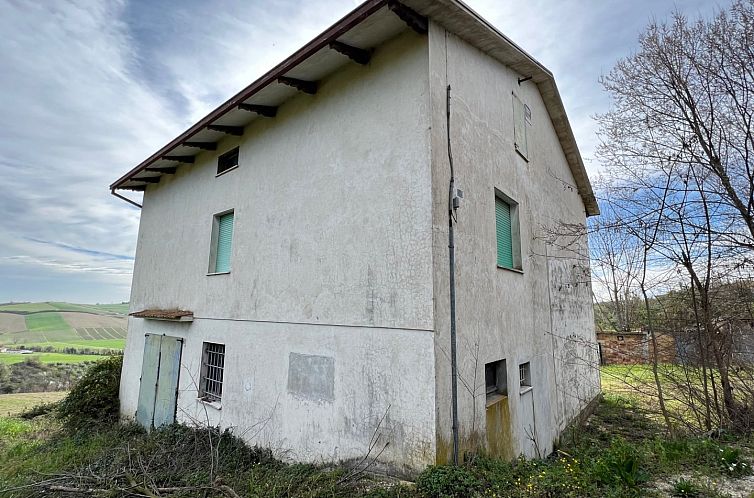 Vrijstaande woning in San Giorgio di Pesaro