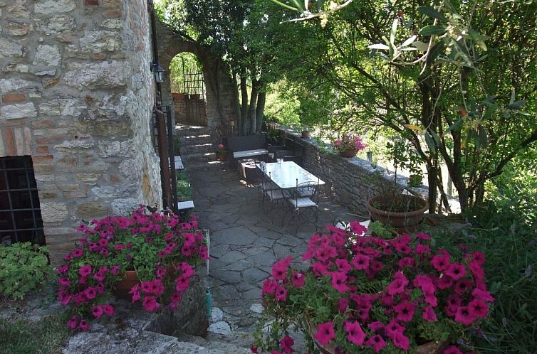 Vakantiehuis Altes Steinhaus mit Garten