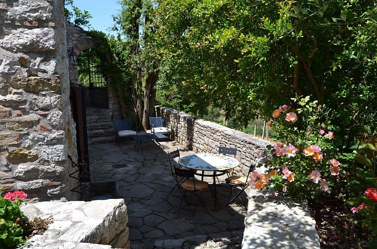 Vakantiehuis Altes Steinhaus mit Garten