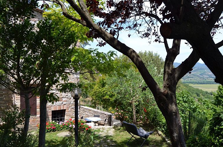 Vakantiehuis Altes Steinhaus mit Garten