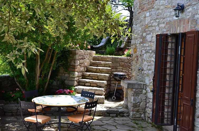 Vakantiehuis Altes Steinhaus mit Garten