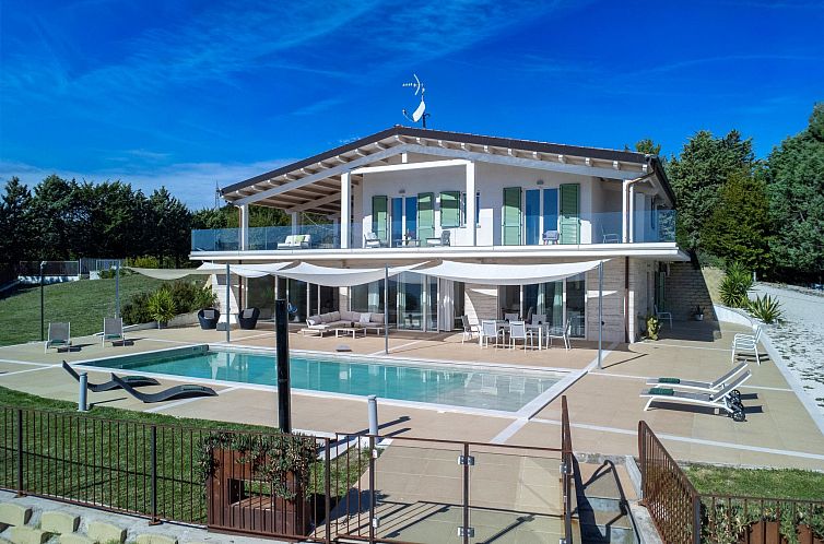 Vakantiehuis Villa Montefalcone, Außen- und Innenpool