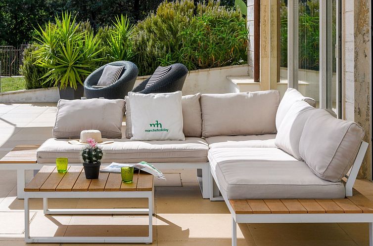 Vakantiehuis Villa Montefalcone, Außen- und Innenpool