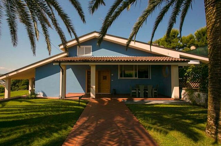 Vrijstaande woning in Monsampolo del Tronto