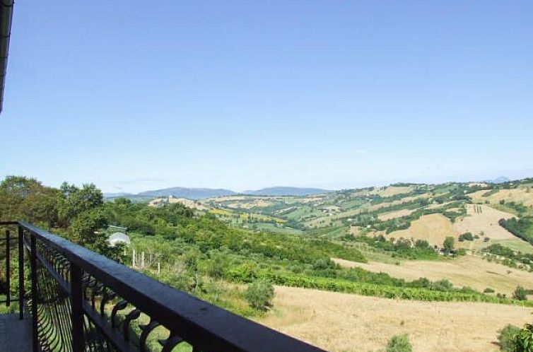 Vrijstaande woning in Colmurano