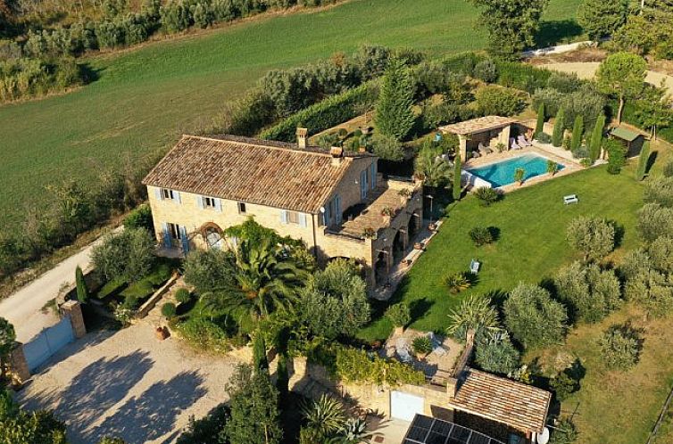 Vrijstaande woning in Falerone