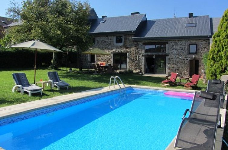 Belle Campagne Ferienhaus mit Schwimmbad in Erezee, Ardennen, Belgien, ideal zum Entspannen.