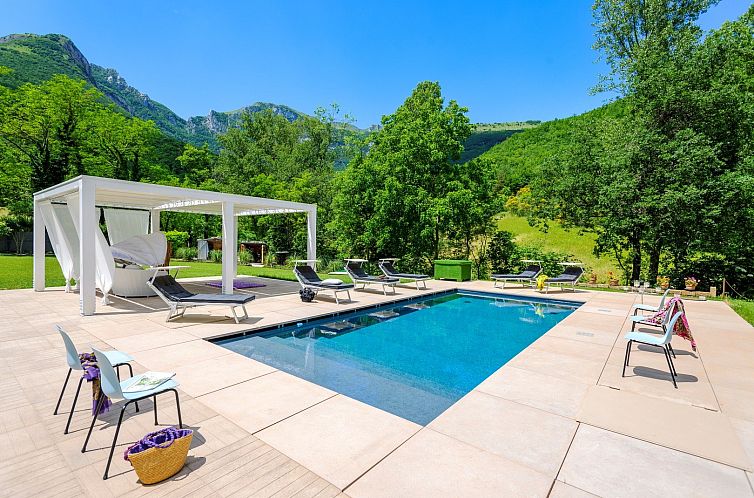 Vrijstaande woning in Sarnano