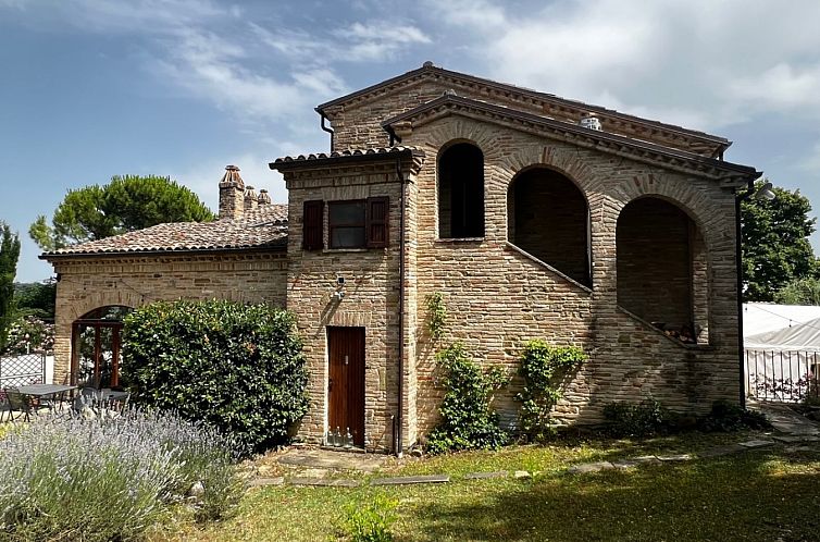 Vrijstaande woning in Fratte Rosa