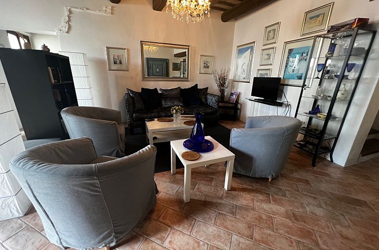 Vrijstaande woning in Fratte Rosa