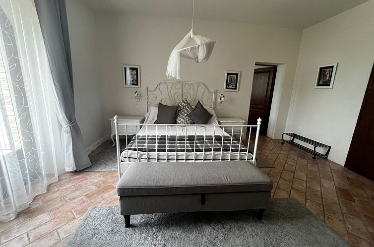 Vrijstaande woning in Fratte Rosa