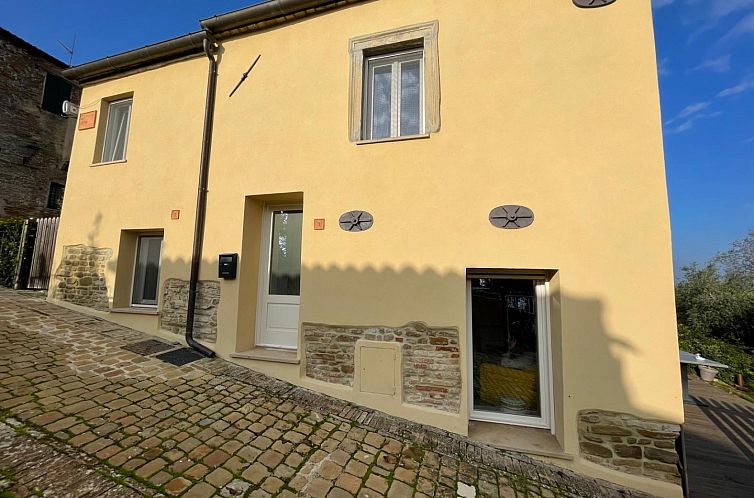 Geschakelde woning in Fratte Rosa