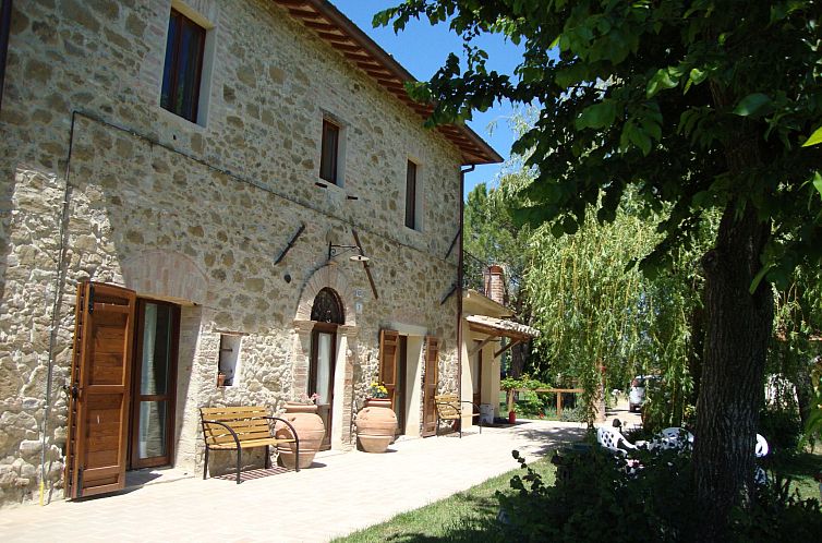 Guest house 0966705 - Apartment Umbria / Marché - Appartement 'La Stalla' mit Terrasse