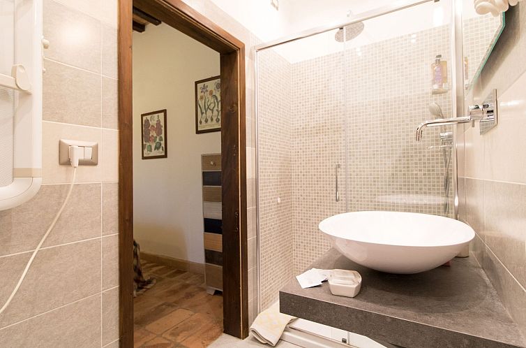 Appartement 'La Stalla' mit Terrasse