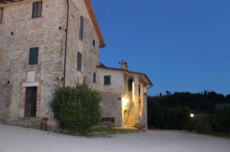 Appartement Rustikale Eleganz mit Blick auf die umbrische La