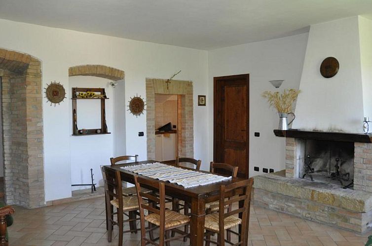 Appartement Rustikale Eleganz mit Blick auf die umbrische La