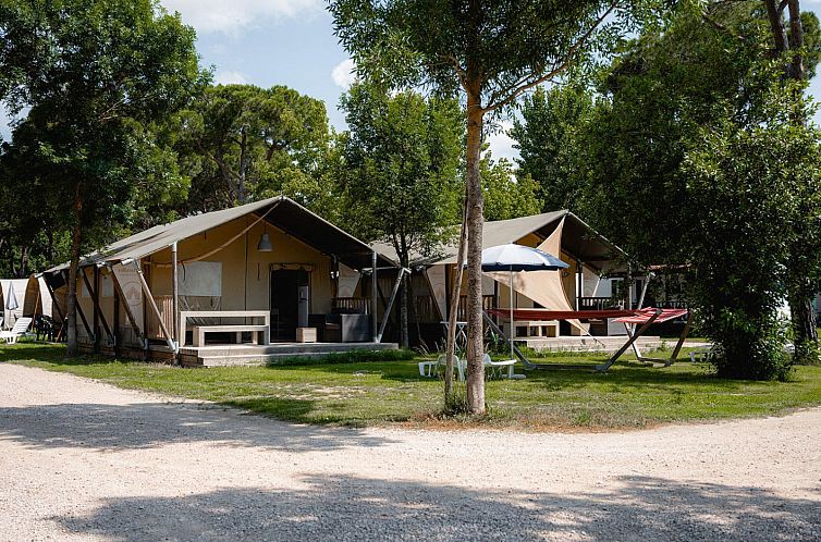 Ervaar luxe glamping in het Nomad tenthuis, gelegen in het schilderachtige Tuoro sul Trasimeno, Umbrie, Italie.