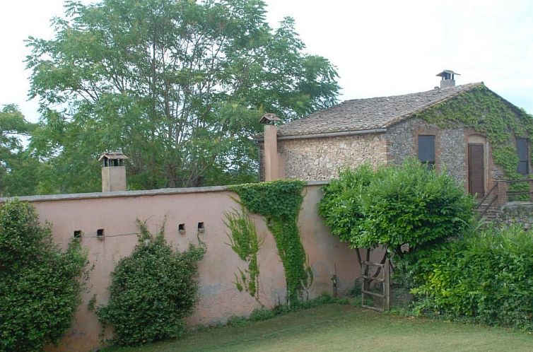 Appartement Unabhaengige Wohnung in Amelia mit Grill und Gar