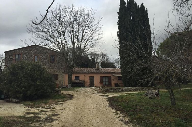 Appartement Unabhaengige Wohnung in Amelia mit Garten, Grill