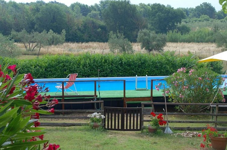 Appartement Unabhaengige Wohnung in Amelia mit Garten, Grill