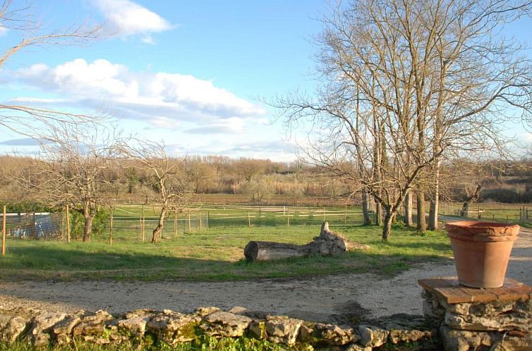 Appartement Unabhaengige Wohnung in Amelia mit Garten, Grill