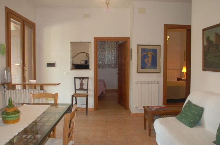 Appartement Unabhaengige Wohnung in Amelia mit Grill und Gar