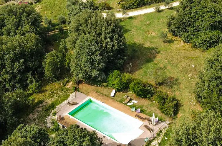6 slaapkamer landhuis met zwembad