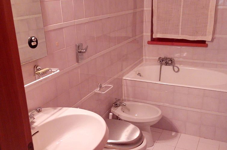 Appartement Lo Scoiattolo' Wohnung mit privatem Garten