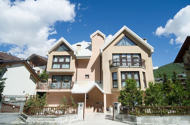 Appartement Drei-Zimmer-Dachgeschosswohnung 6 p.l. Villa Fre