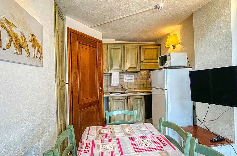 Appartement Drei-Zimmer-Dachgeschosswohnung 6 p.l. Villa Fre