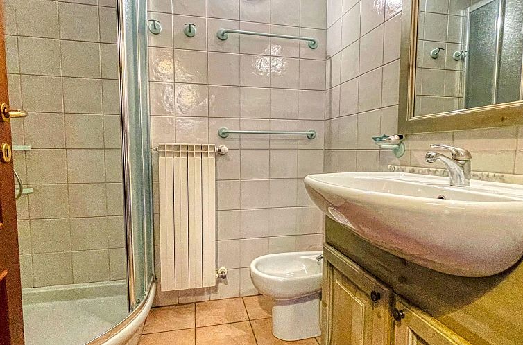 Appartement Drei-Zimmer-Dachgeschosswohnung 6 p.l. Villa Fre