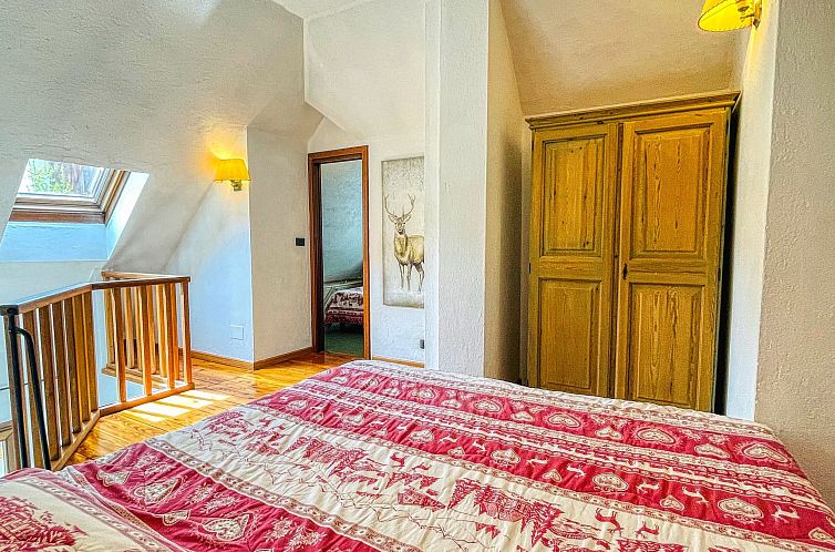 Appartement Drei-Zimmer-Dachgeschosswohnung 6 p.l. Villa Fre