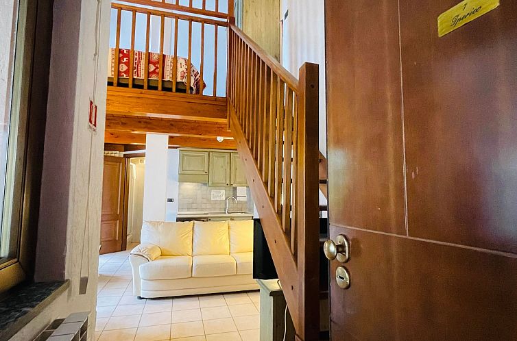 Appartement Zwei-Zimmer-Wohnung im Dachgeschoss 5 p. l. Vill