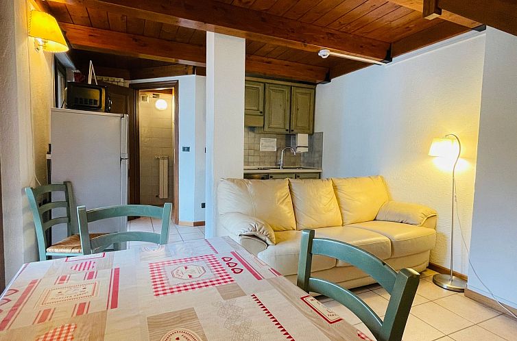 Appartement Zwei-Zimmer-Wohnung im Dachgeschoss 5 p. l. Vill